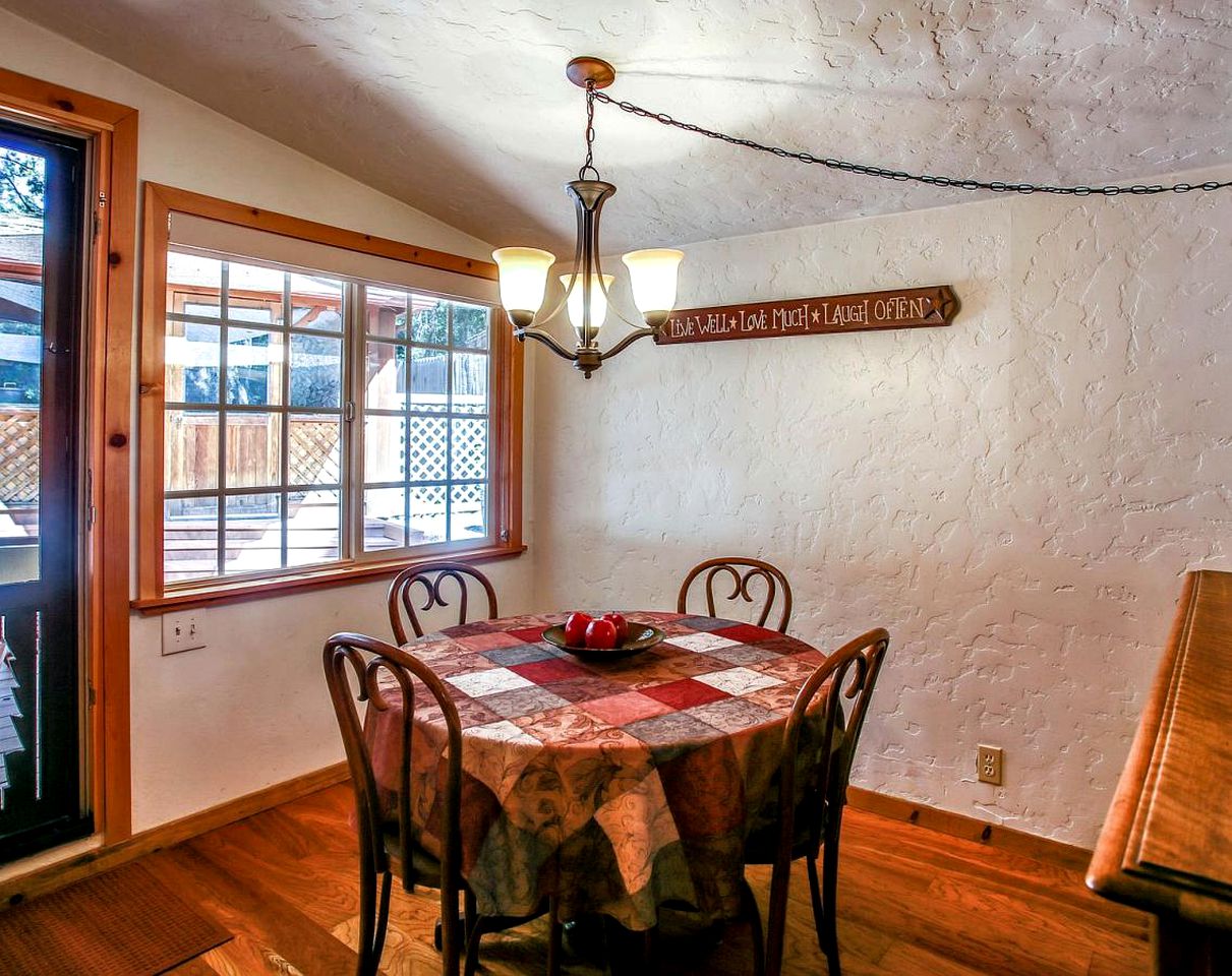 Homey Idyllwild Accommodation with a Hot Tub, Best California Glamping Sites
