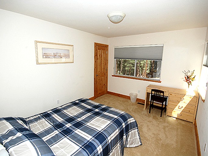 Cabins (South Lake Tahoe, California, United States)