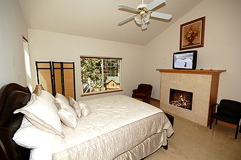 Cabins (South Lake Tahoe, California, United States)