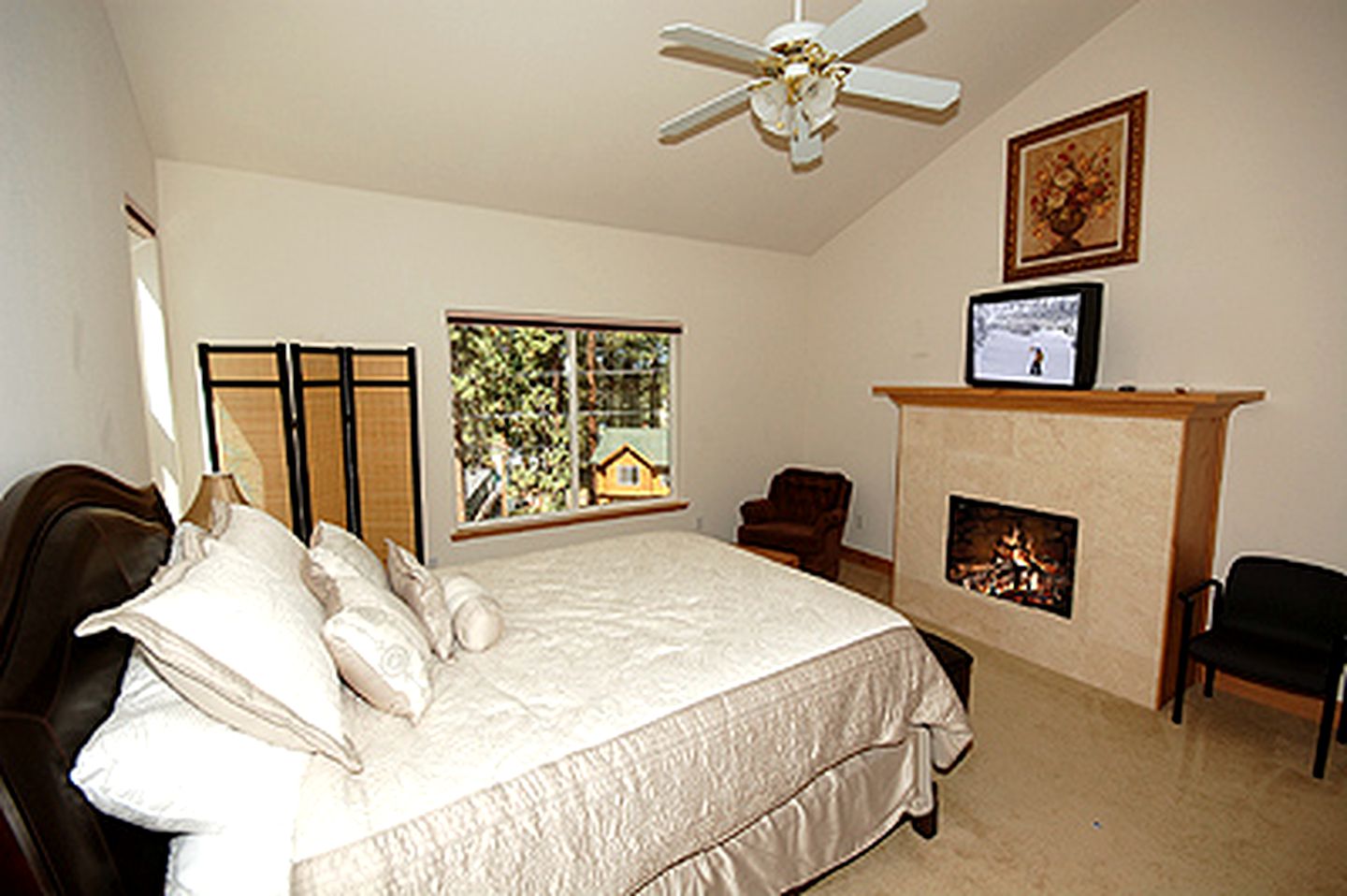 Idyllic Cabin Surrounded by Woodland near Washoe Meadows State Park in South Lake Tahoe, California
