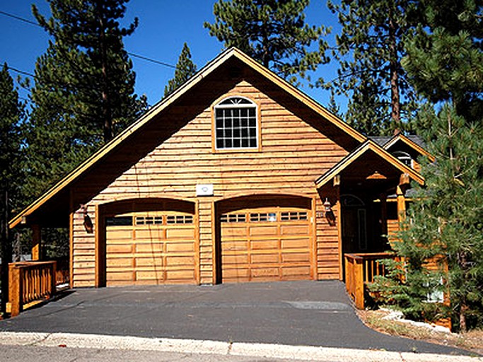 Cabins (South Lake Tahoe, California, United States)