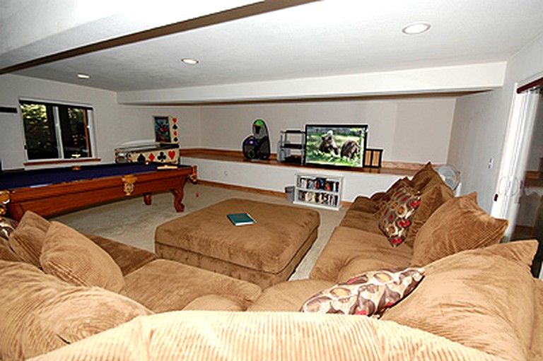 Cabins (South Lake Tahoe, California, United States)