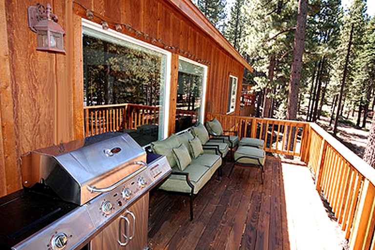Cabins (South Lake Tahoe, California, United States)