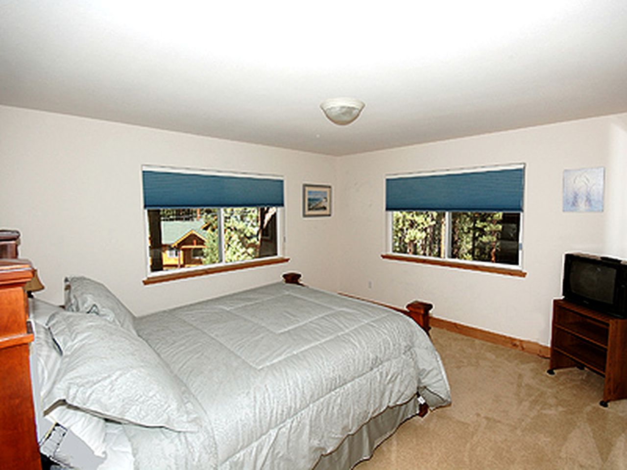 Idyllic Cabin Surrounded by Woodland near Washoe Meadows State Park in South Lake Tahoe, California