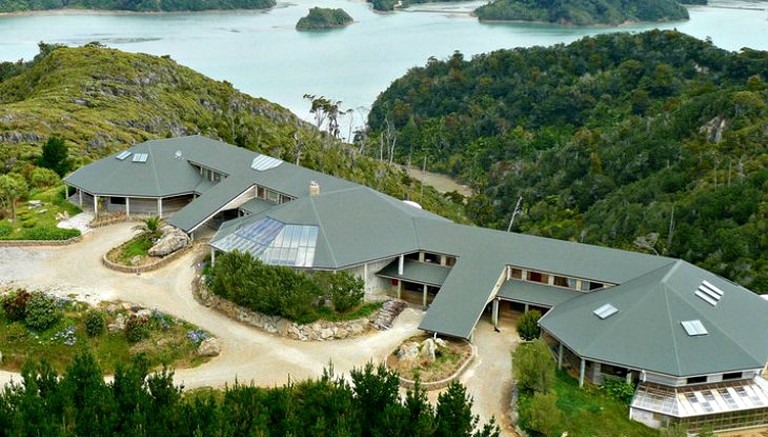 Lovely Holiday Lodging with Spa Access near Golden Bay, New Zealand | Nature Lodges (Collingwood, South Island, New Zealand)