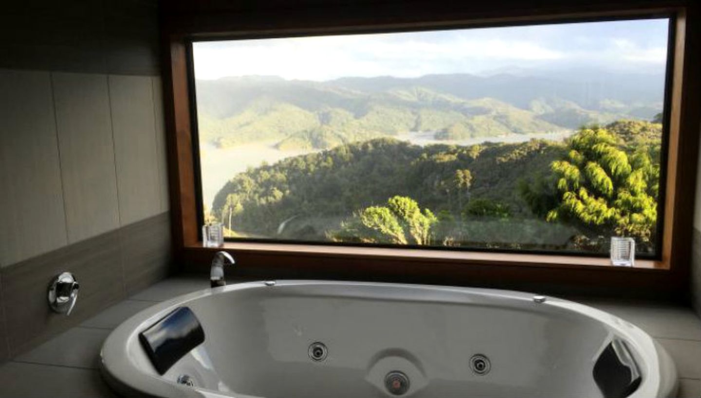 Gorgeous Lodging with Stunning Views near Kahurangi National Park, New Zealand