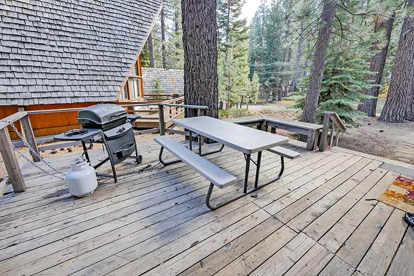 Cozy Dog-Friendly Family Cabin with Pool Table and Deck in South Lake Tahoe, California