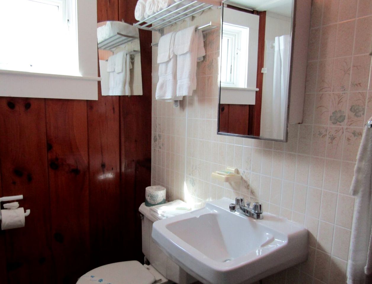 Beachfront Cottages with Private Access & Ocean Views in North Truro, Massachusetts