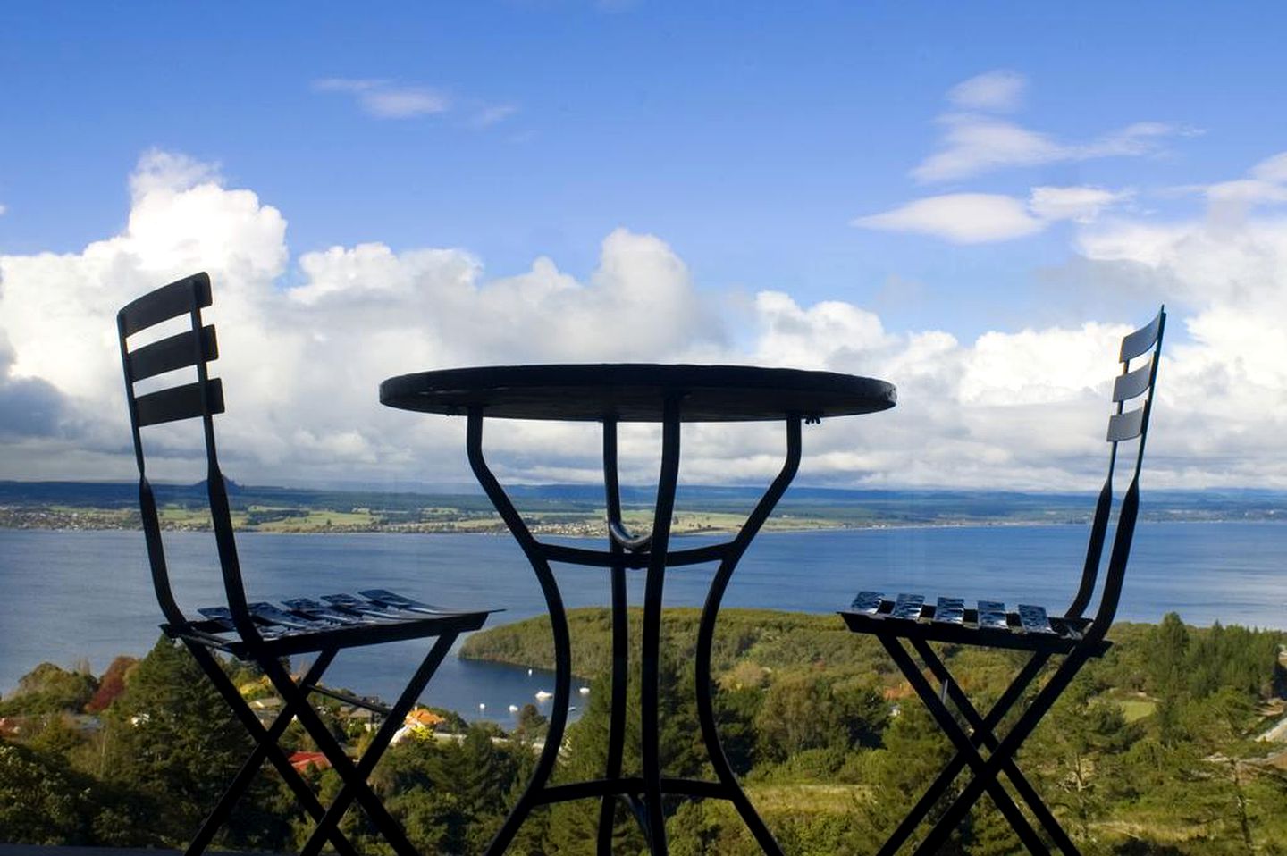 Luxury Lake Taupo Accommodation with Amazing Views