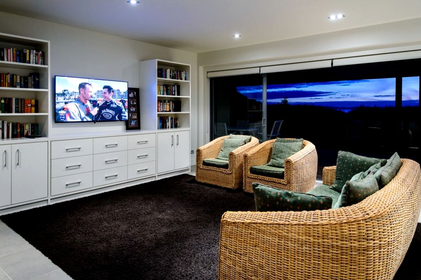 Stunning Luxury Beach House in Oke Bay for Amazing Family Holidays on the North Island