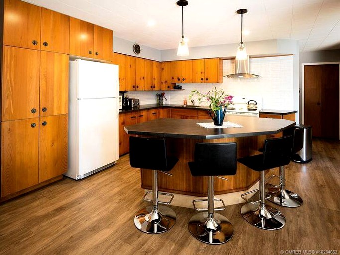 Beach Houses (Balmoral, British Columbia, Canada)