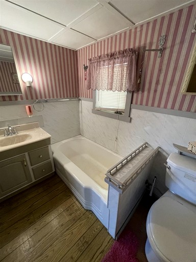 Cabins (United States of America, Sebago, Maine)