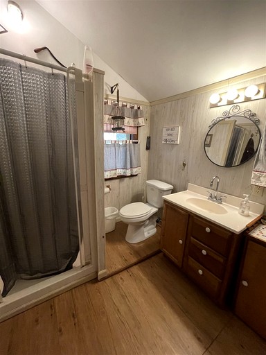 Cabins (United States of America, Sebago, Maine)