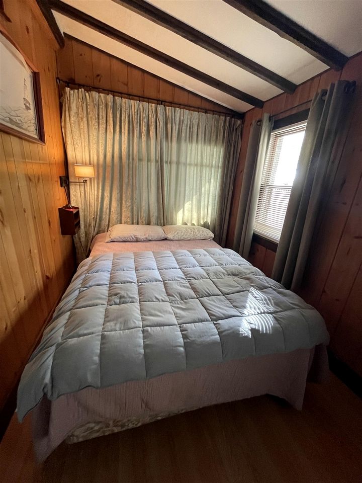 Stunning Secluded Cabin in Sebago, Maine