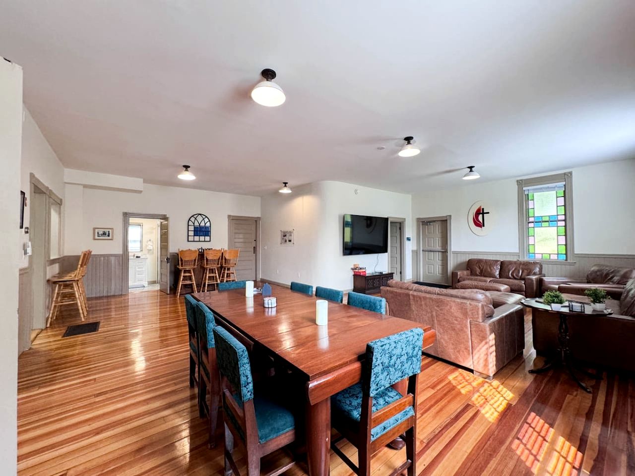 Renovated Spacious Rental Ideal for Groups with Pond Views in New Hampshire