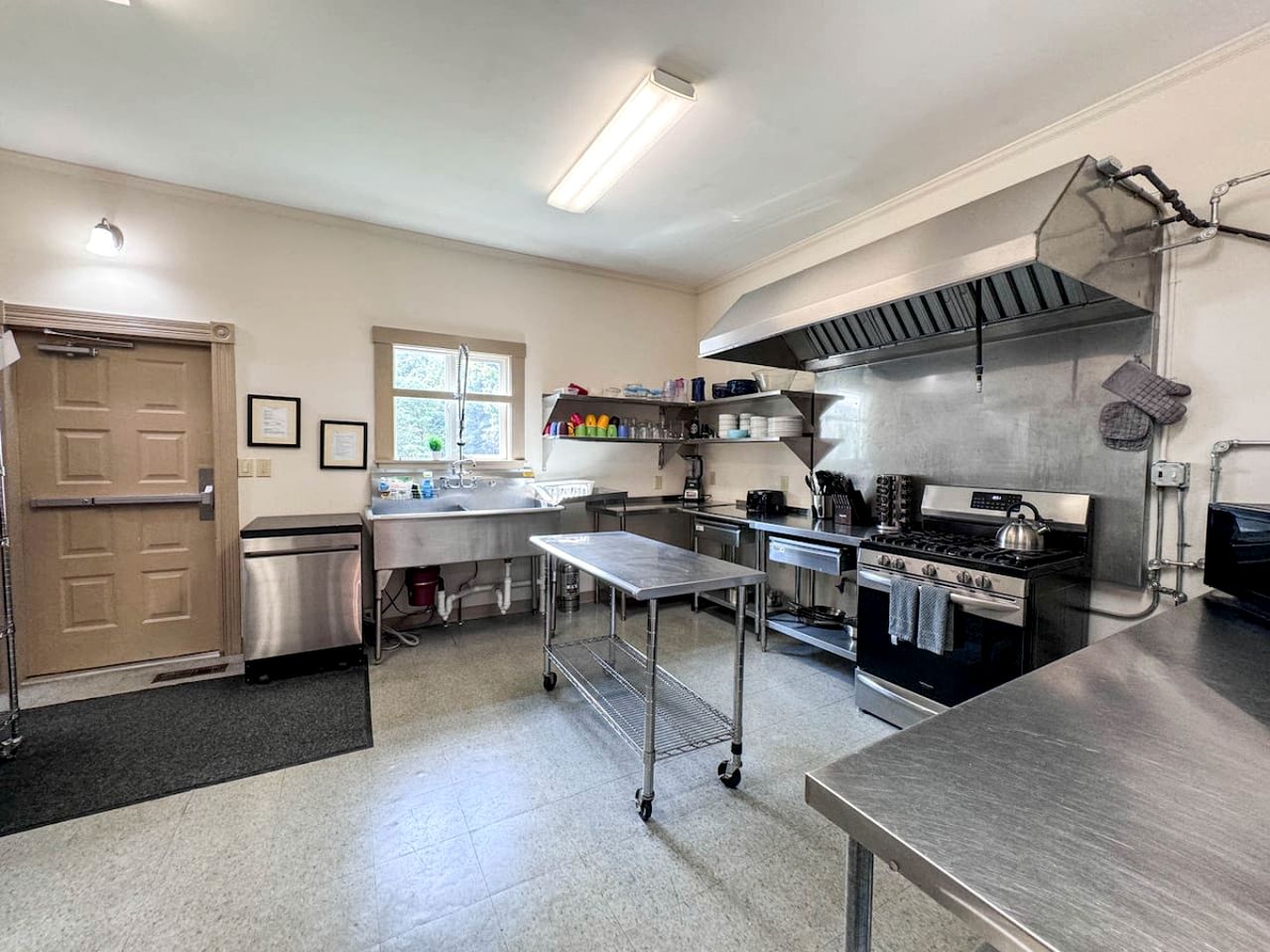 Renovated Spacious Rental Ideal for Groups with Pond Views in New Hampshire