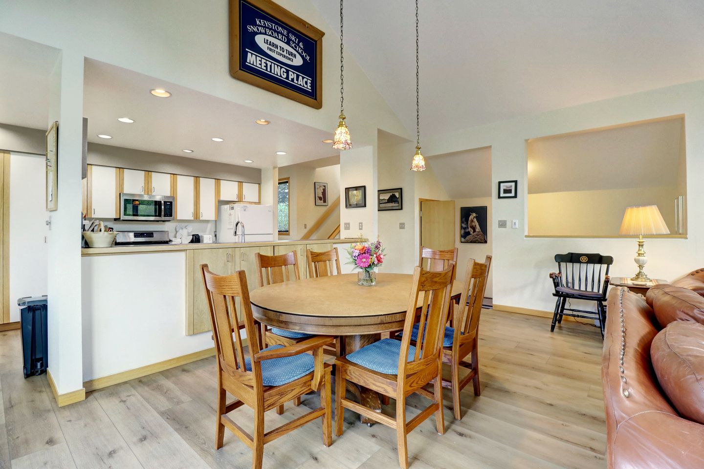 Bright Retreat with New Equipped Deck in Dillon, Colorado