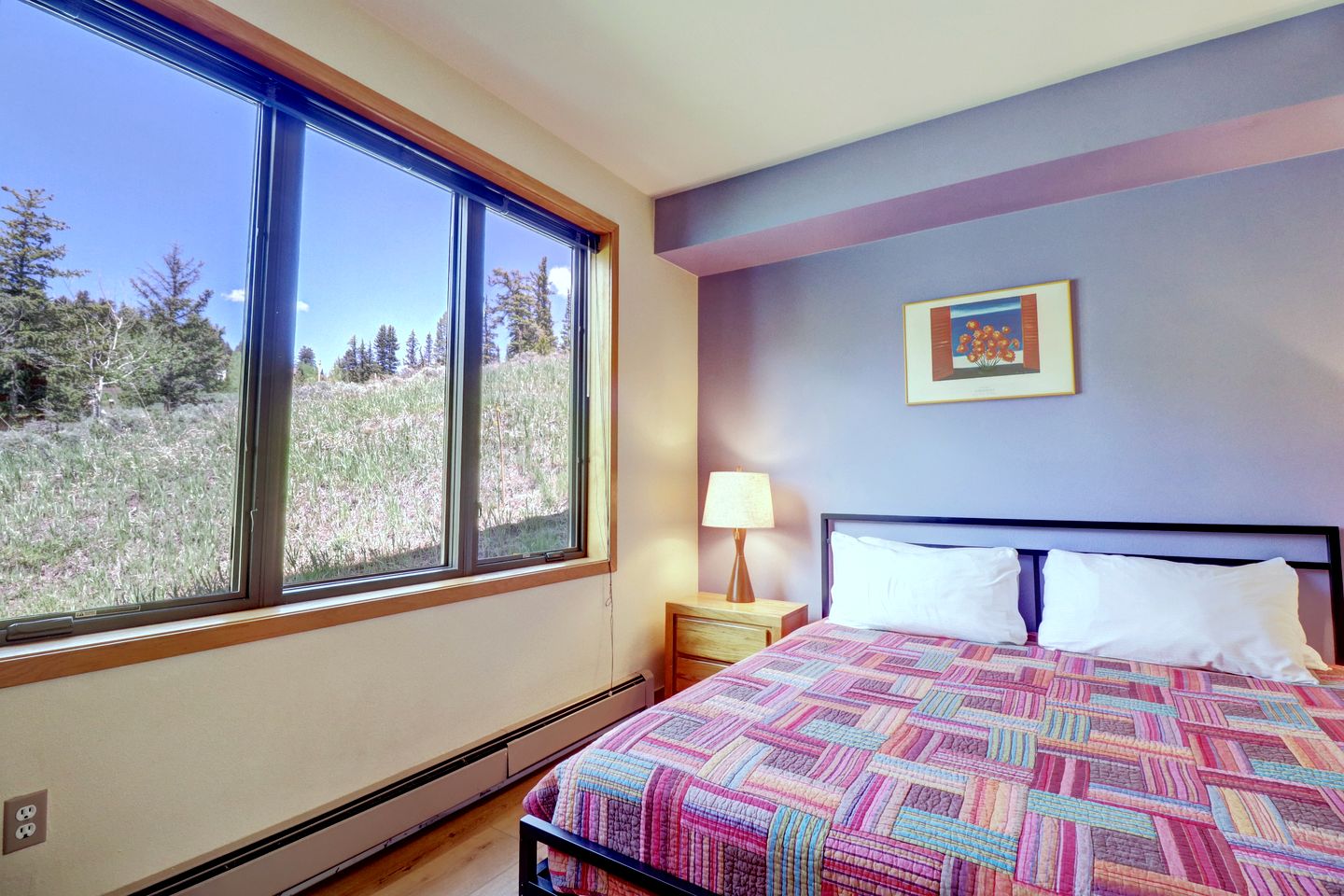 Bright Retreat with New Equipped Deck in Dillon, Colorado