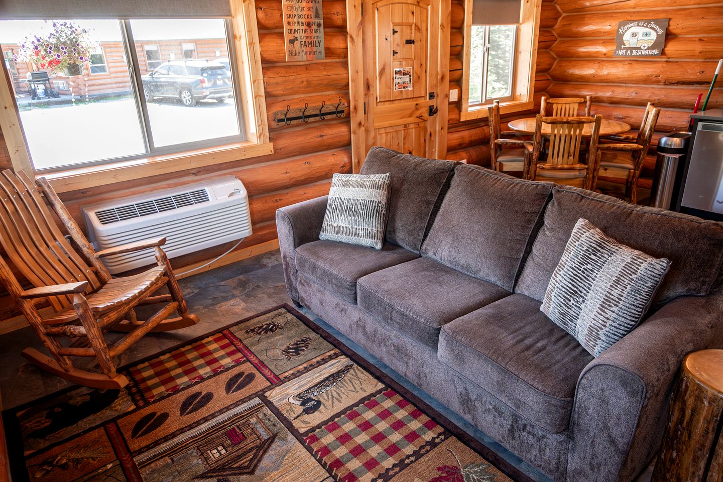 Cozy 1-Bedroom Log Cabin with Full Kitchen & Wi-Fi | Bonners Ferry, Idaho Retreat