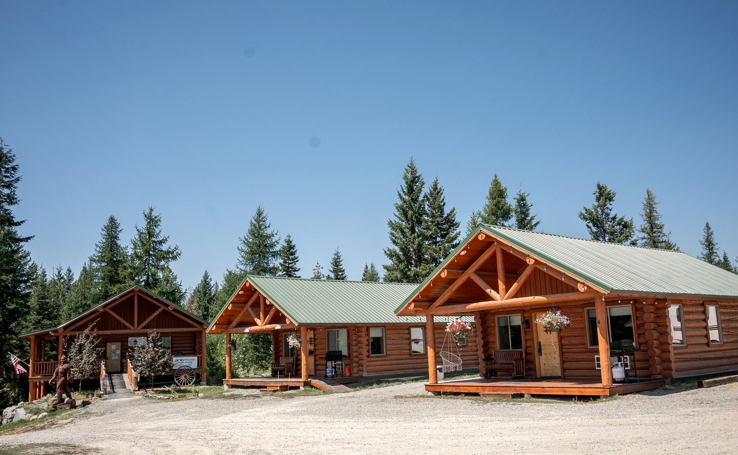 Cozy 1-Bedroom Log Cabin with Full Kitchen & Wi-Fi | Bonners Ferry, Idaho Retreat