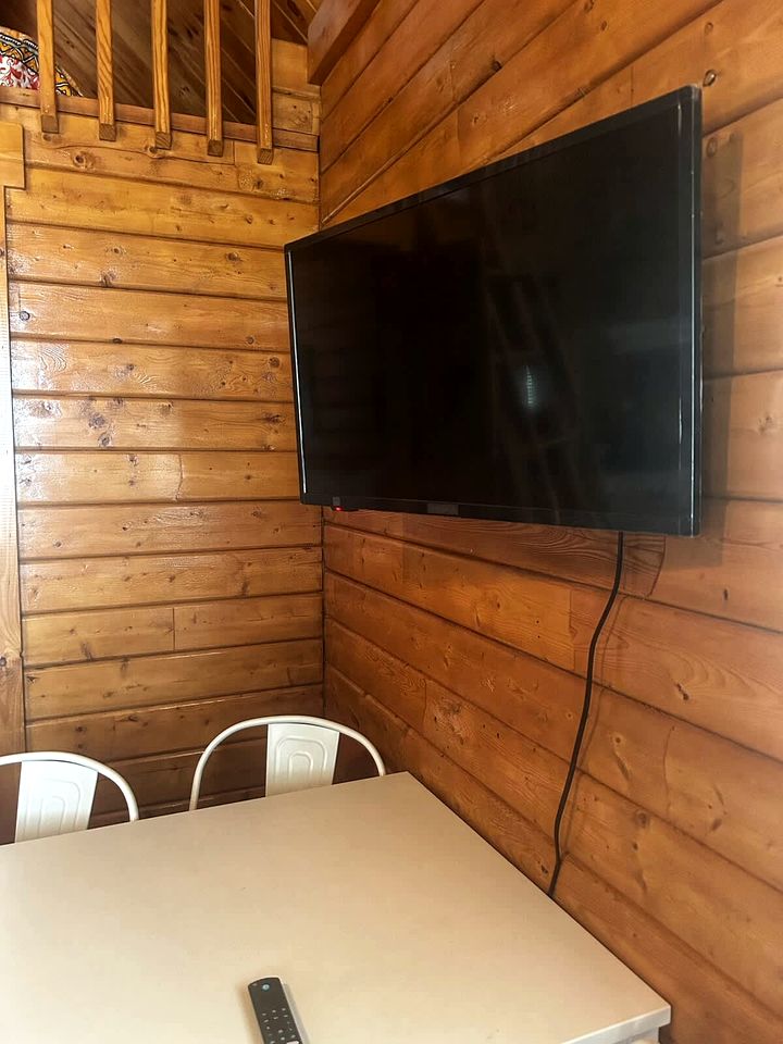 Tranquil Lake Buchanan Cabin with Hot Tub and Panoramic Hill Country Views in Texas