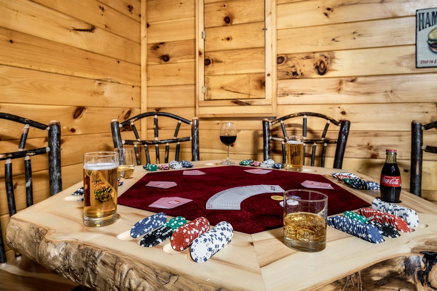 Spacious Family Cabins with Indoor Pool & Game Rooms near Dollywood in Pigeon Forge, TN