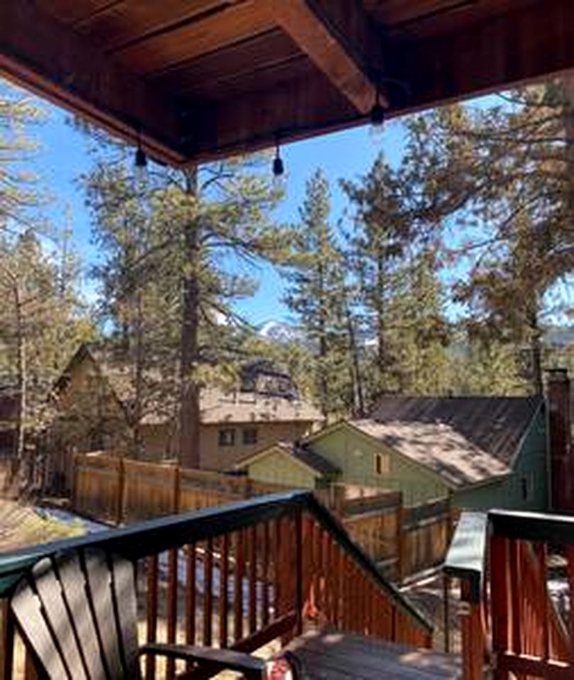 Dog-Friendly Rustic Cabin with Hot-Tub and Deck Great for Families in California