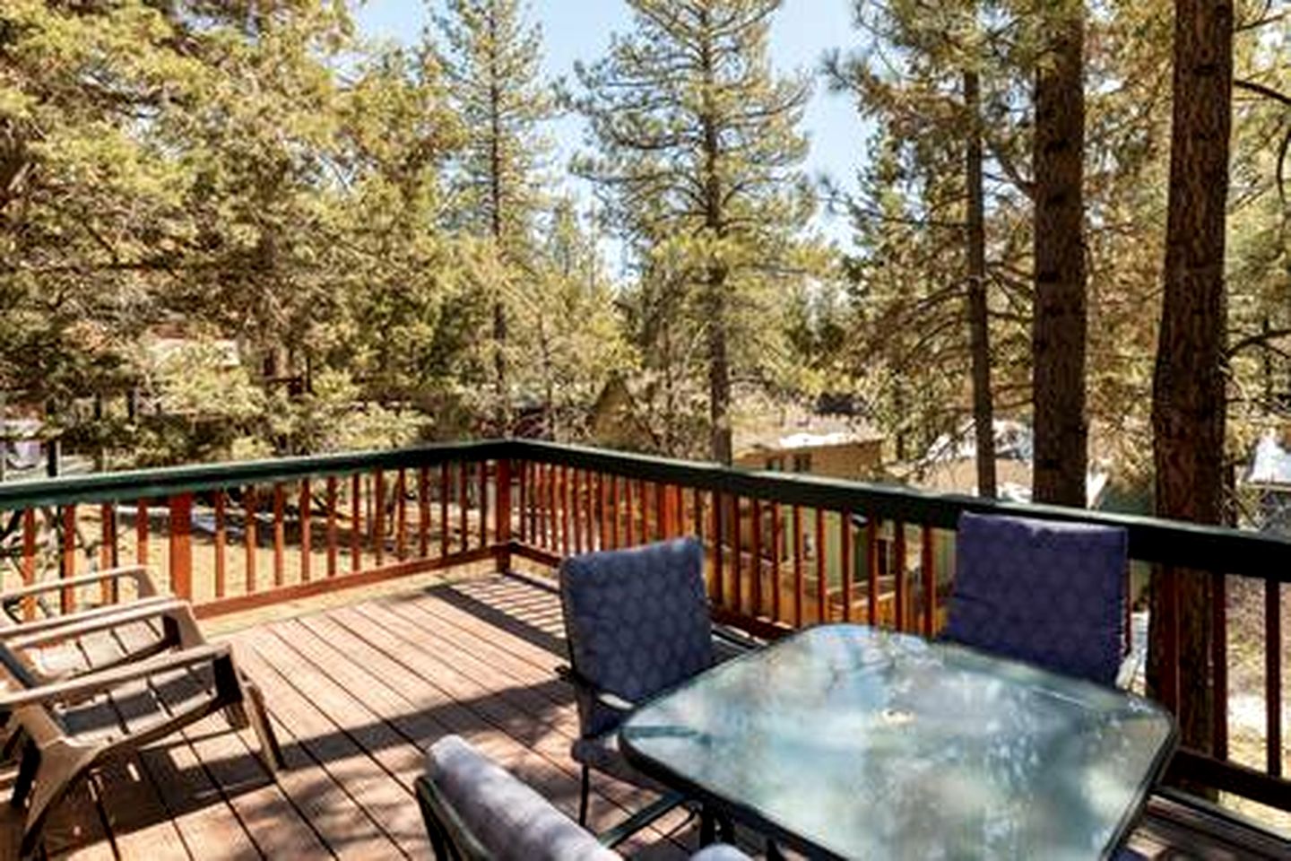 Dog-Friendly Rustic Cabin with Hot-Tub and Deck Great for Families in California