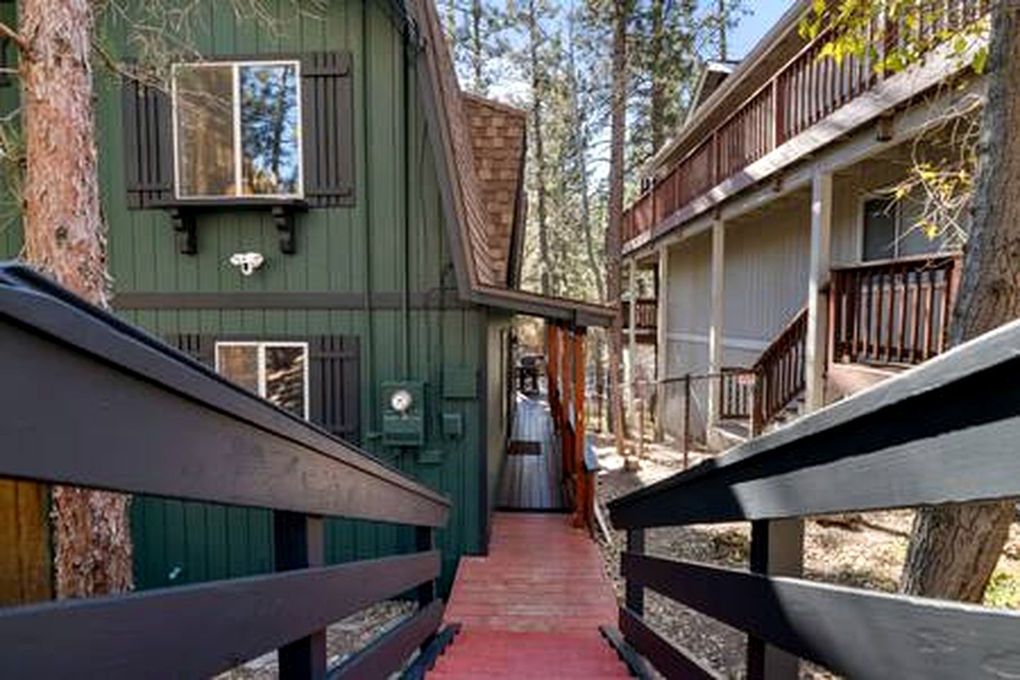 Dog-Friendly Rustic Cabin with Hot-Tub and Deck Great for Families in California