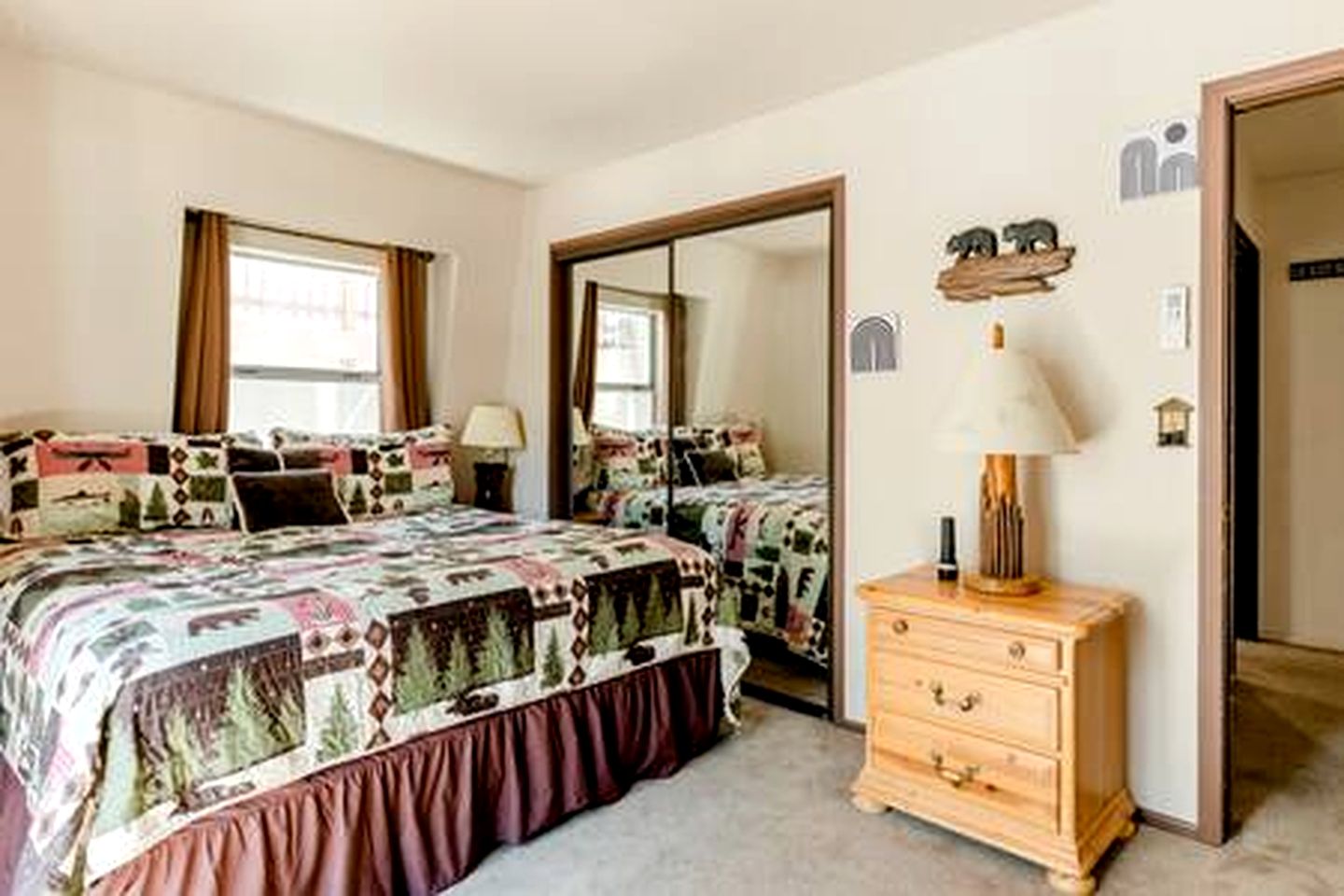 Dog-Friendly Rustic Cabin with Hot-Tub and Deck Great for Families in California