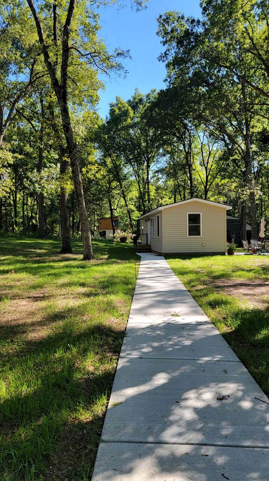 Charming Cabin in the Woods - Peaceful Glamping Spot near Owensville, Missouri