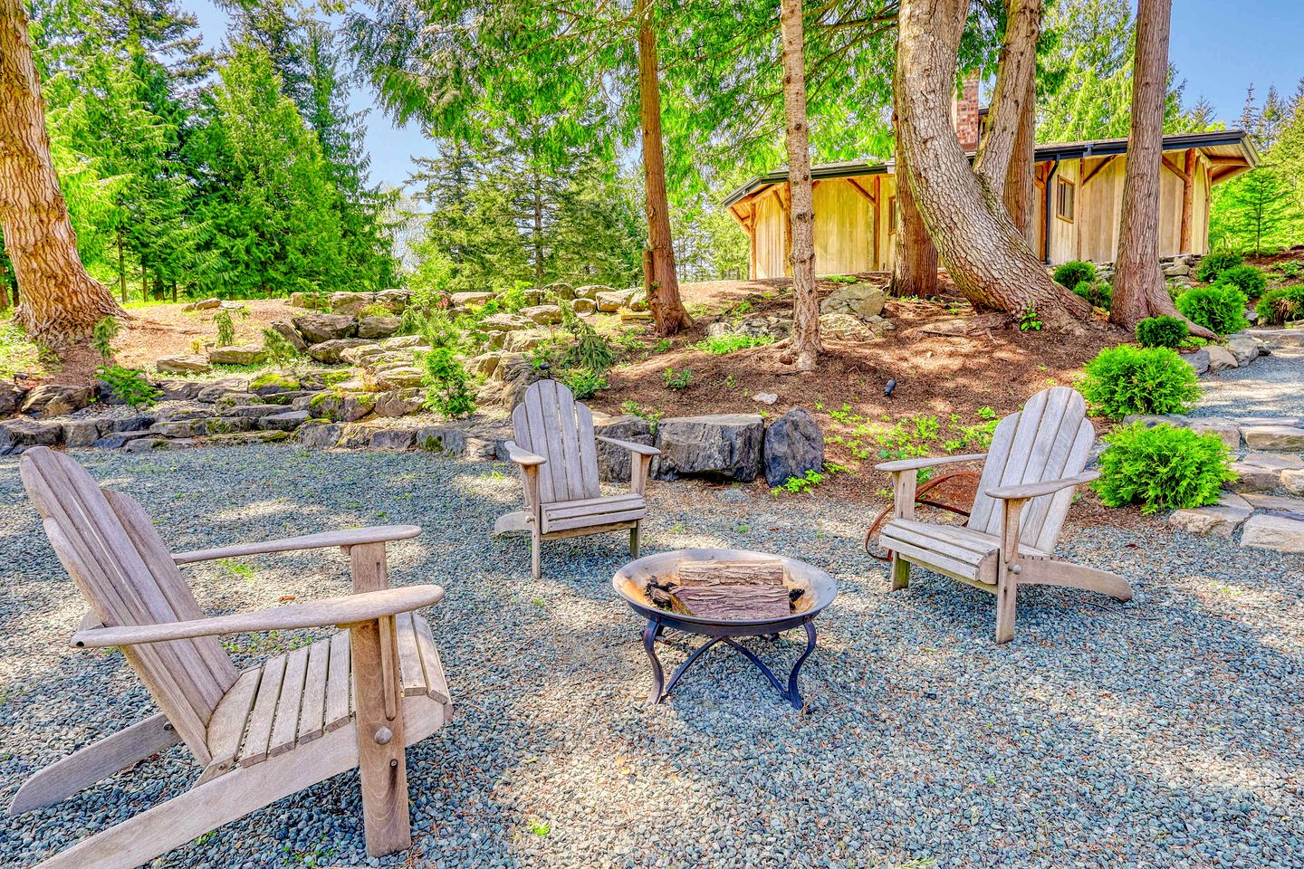 Serenely Rustic Cabin Haven near Whistle Lake in Washington