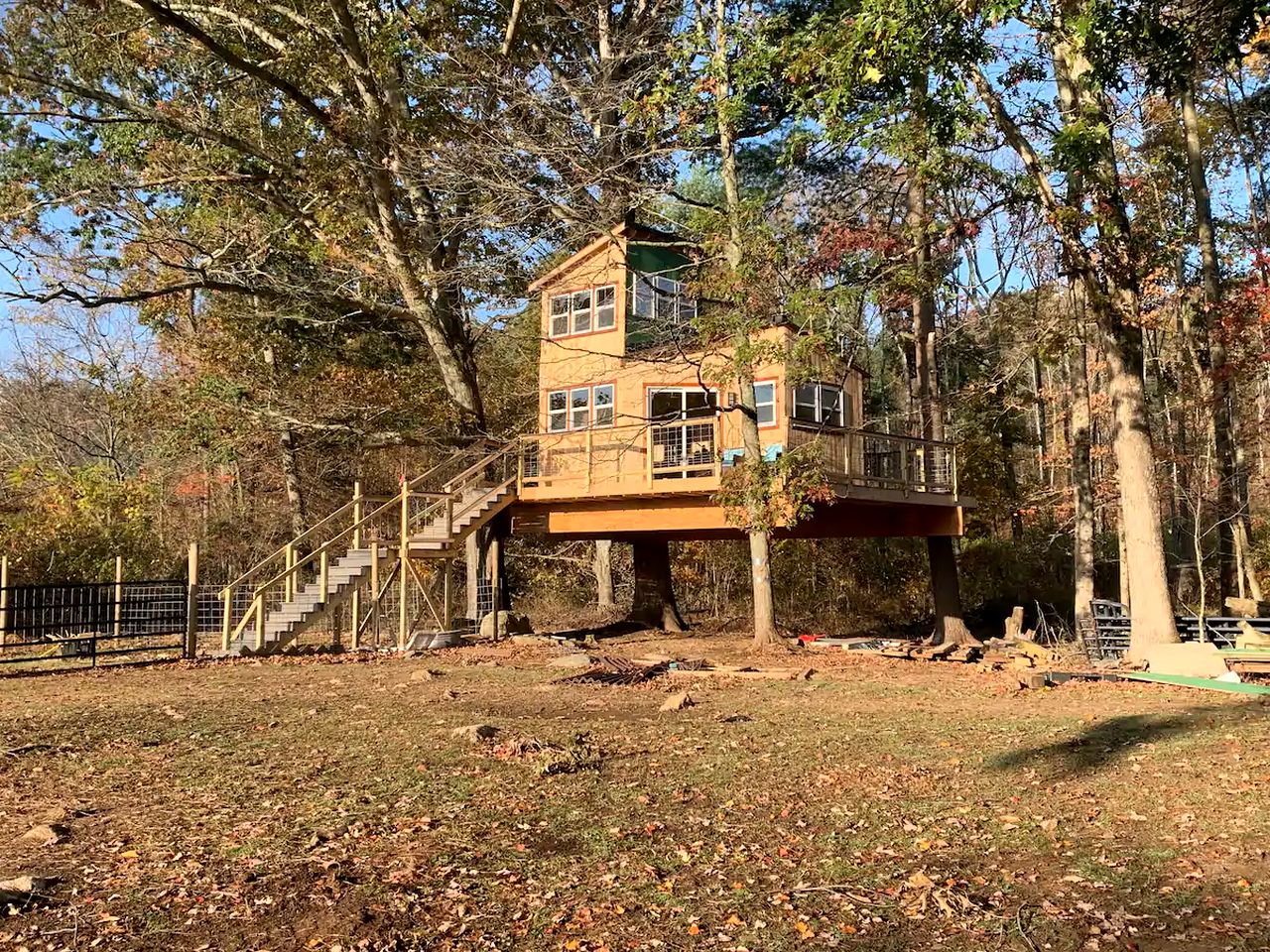 Magical Connecticut Tree House on a Working Farm