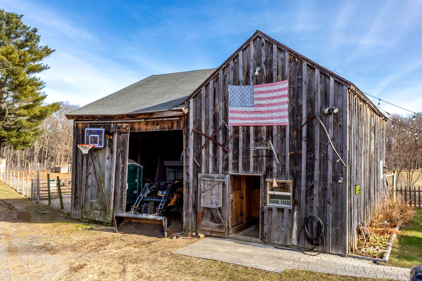 Lovely Barn Loft for Glamping in Connecticut