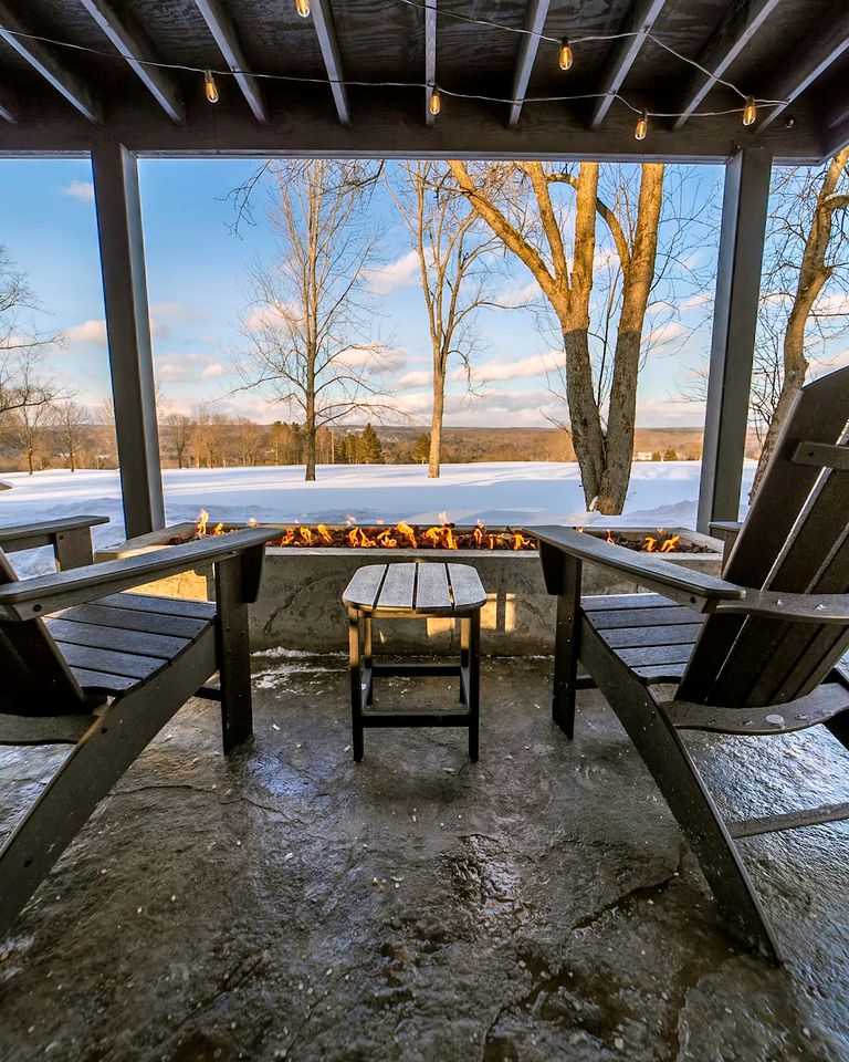 Luxury Cabin with a Hot Tub in Barneveld Ideal for Romantic Adirondack Getaways