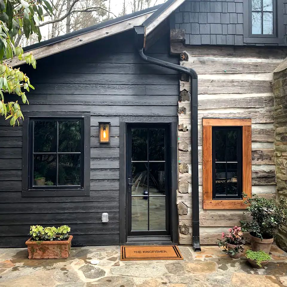 Luxury Cabin on Private Pond near Flat Mountain, NC