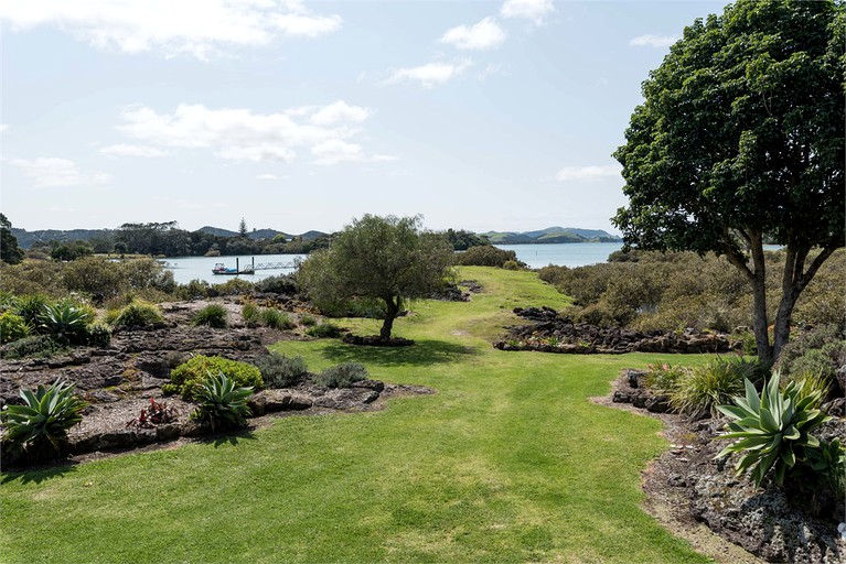 Beach Houses (Kerikeri, North Island, New Zealand)