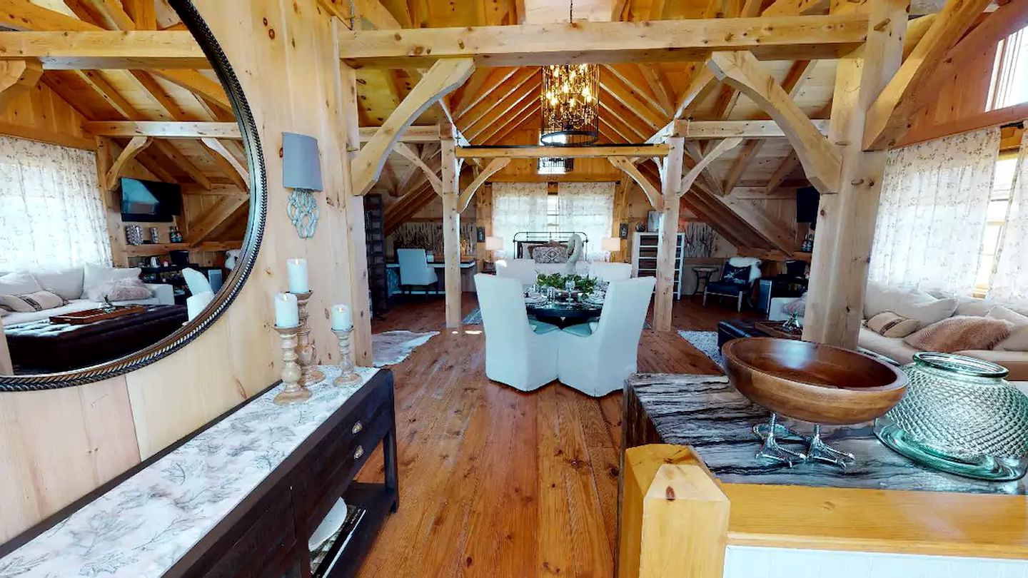 Waterfront Barn Accommodation Ideal for a Weekend Getaway from Philadelphia