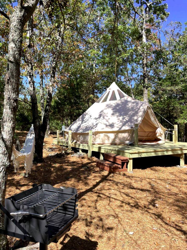 Beautiful Pop-Up Tent for Glamping in Arkansas