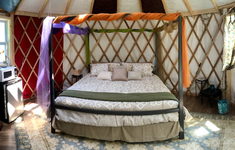 Yurts (Rutherfodton, North Carolina, United States of America)