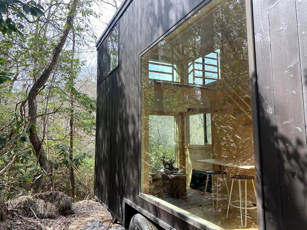 Stunning Tiny House in Nature Perfect for Luxury Camping in Hiawassee, Georgia