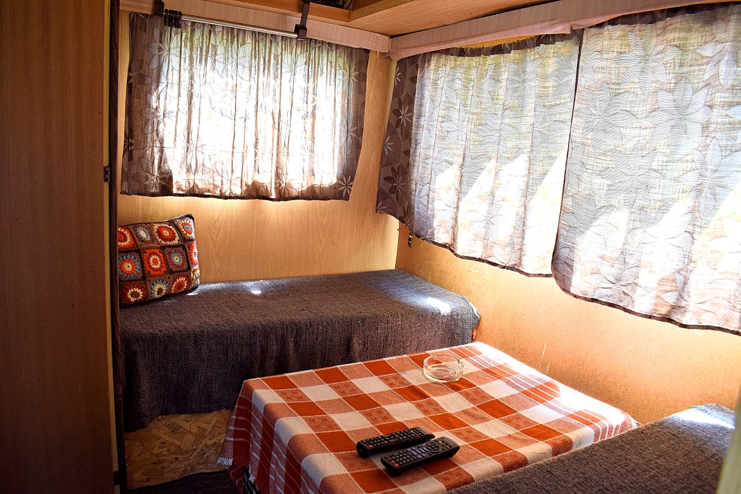 Secluded Glamping Caravan, Perfect for Retreat in Bulgarian Countryside