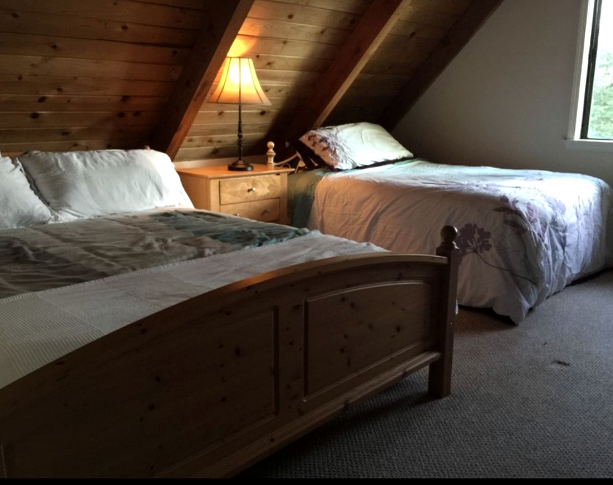 Spacious Fall Getaway with Two Separate Cottages near Napa, California