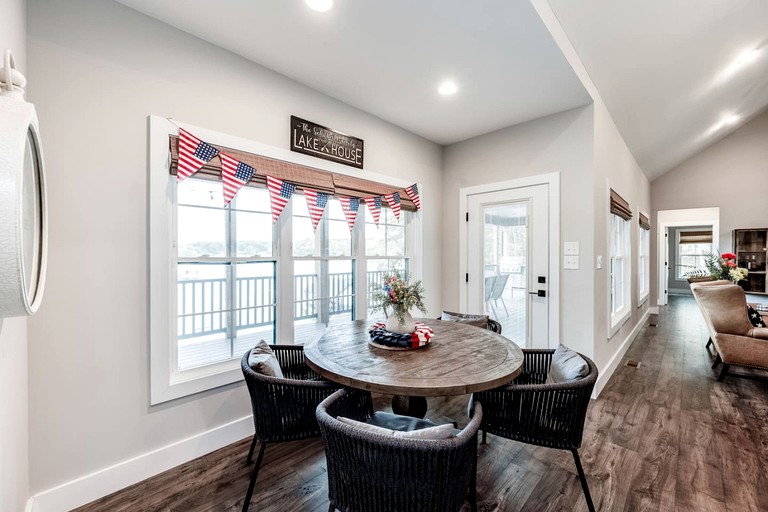 Vacation Rentals (United States of America, Huddleston, Virginia)