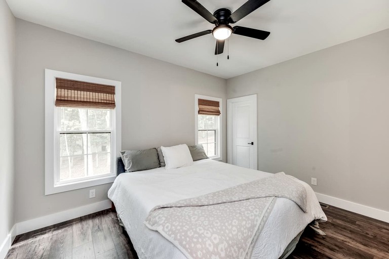 Vacation Rentals (United States of America, Huddleston, Virginia)