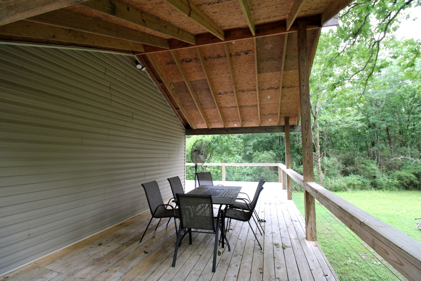 Charming Cottage Nestled Amidst Trees in Hot Springs, Arkansas