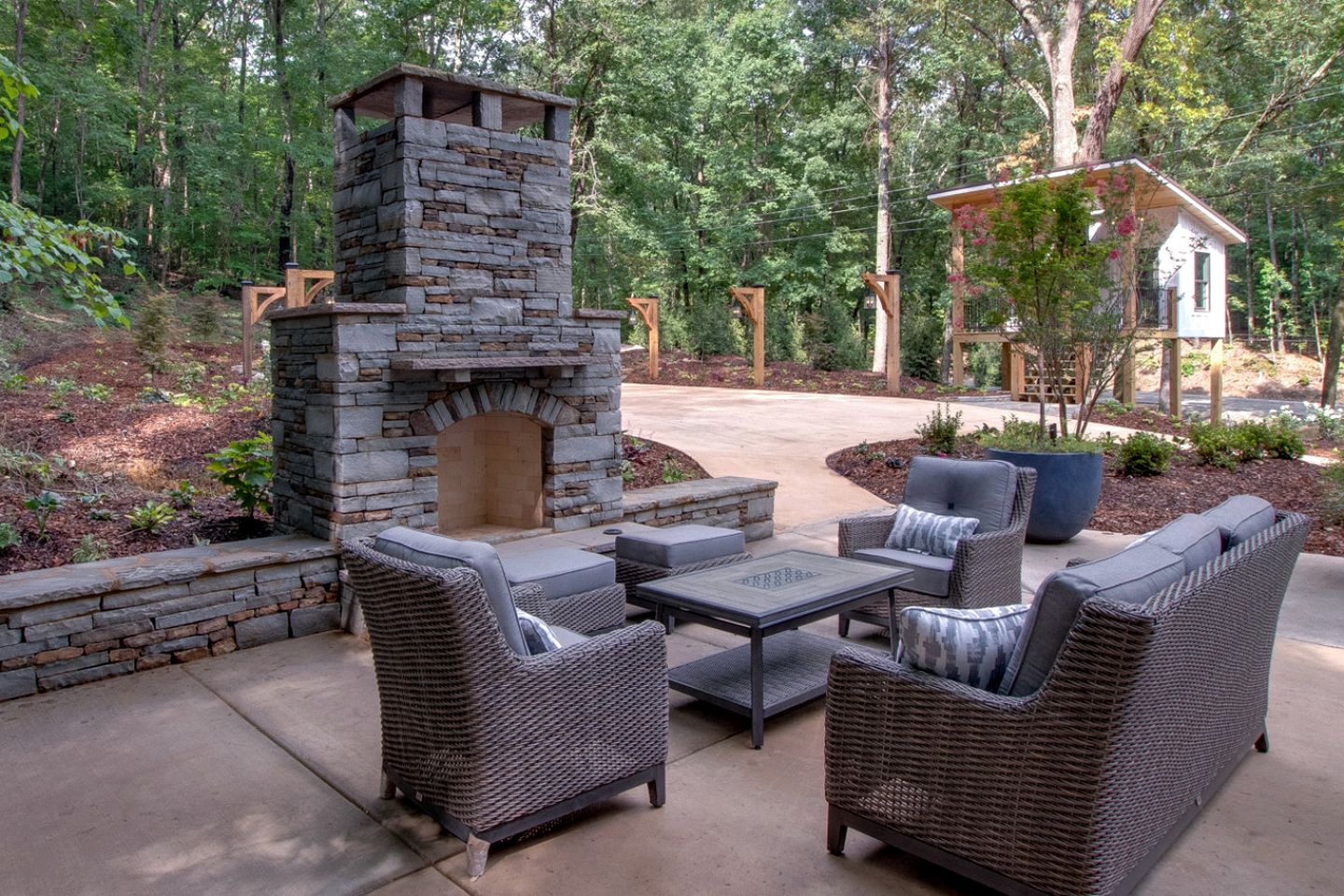 Amazing Tree House Perfect for a Secluded Getaway in Alabama