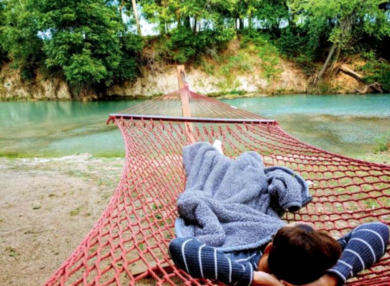 Texas Glamping: Tranquil Safari Tent Vacation by the San Marcos River near Kingsbury