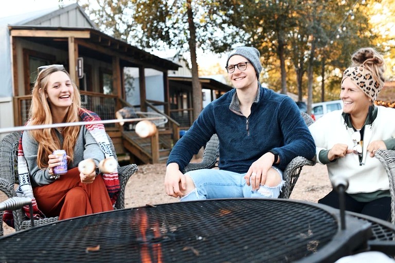 Cabins (United States of America, --, --)