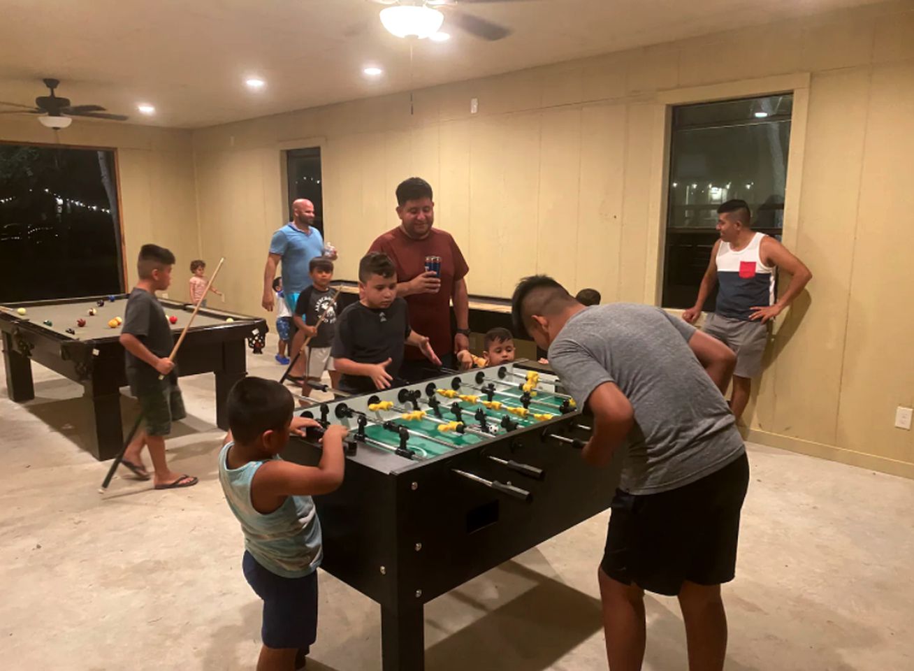 Brand New Cabin with Luxury Games Room on a Gorgeous Creek Near New Braunfels, Texas